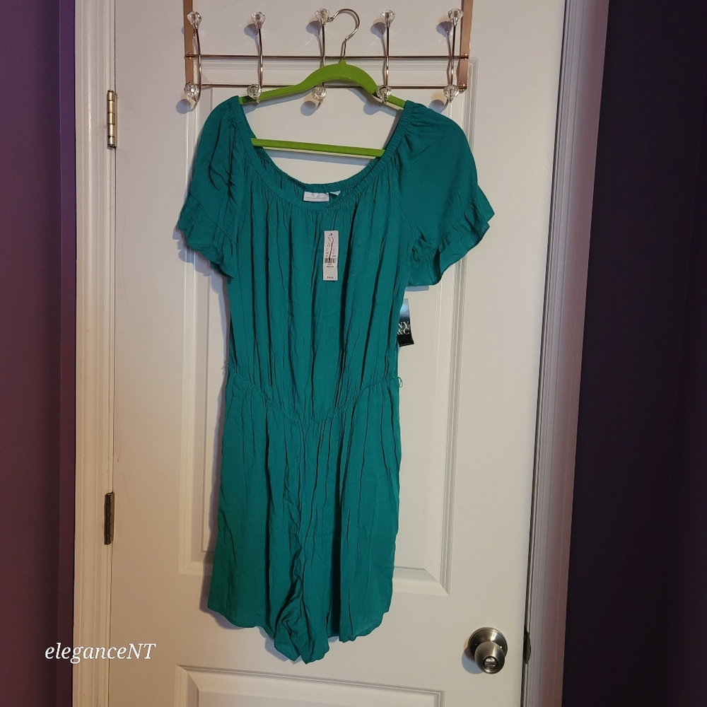 New York & Company Green short pants Romper Sz: M NWT - Picture 2 of 9
